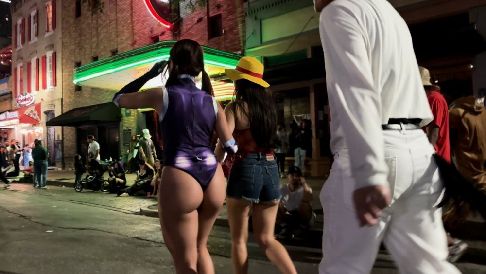 FireCandids_asianhaloloween2b.jpg.fe27e76ce214235417f21471f4e12f63 (1).jpg