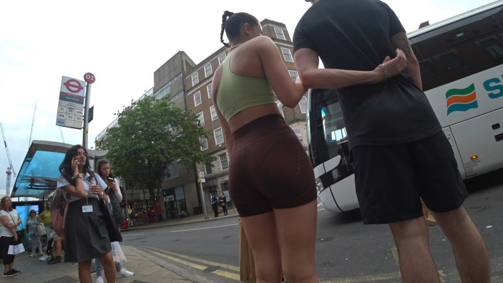 Pro Shorts - Brown Vpl Bubble At Bus Stop.mp4_snapshot_00.44_[2024.10.06_18.38.30].jpg