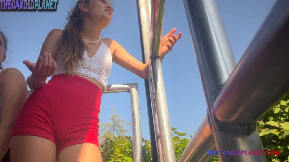 White Top Red Shorts.mp4_snapshot_00.44_[2025.03.15_18.15.41].jpg