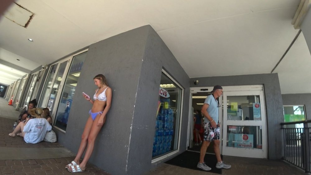 Pro Club - Bikini Teen Cvs-1.m4v_snapshot_01.05_[2025.05.22_10.11.42].jpg