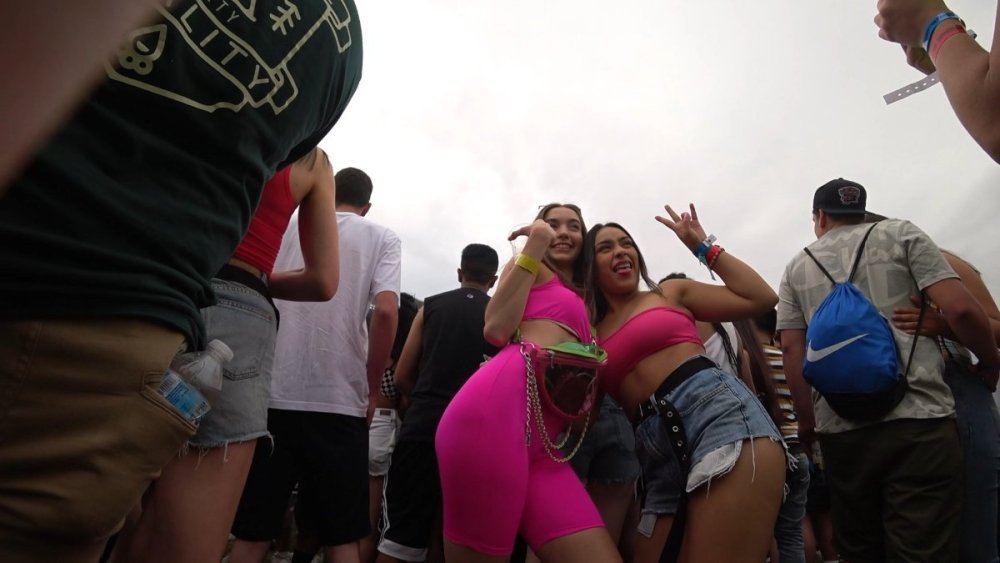 Pro Club - Neon Dreams-1.m4v_snapshot_01.10_[2025.05.22_10.29.31].jpg