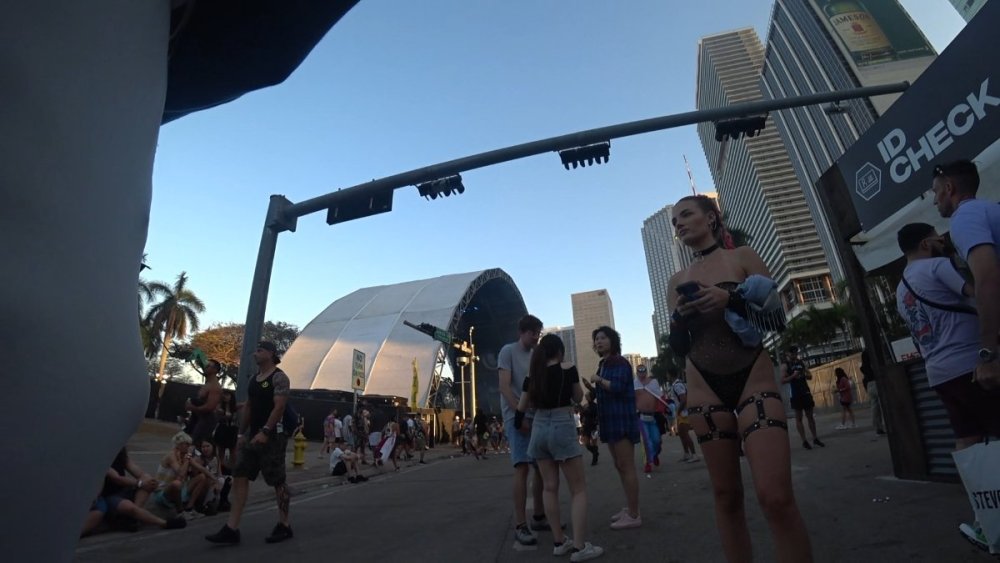 Pro Club - Rave 11-1.m4v_snapshot_05.03_[2025.05.22_10.48.39].jpg