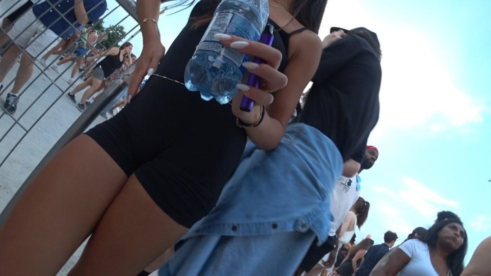 Tight Brunette 1 Piece.mp4_snapshot_05.17_[2025.05.22_12.27.10].jpg