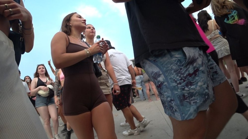 Tiny Bubbly Brunette Teen In Spandex.mp4_snapshot_02.18_[2025.05.22_12.25.04].jpg