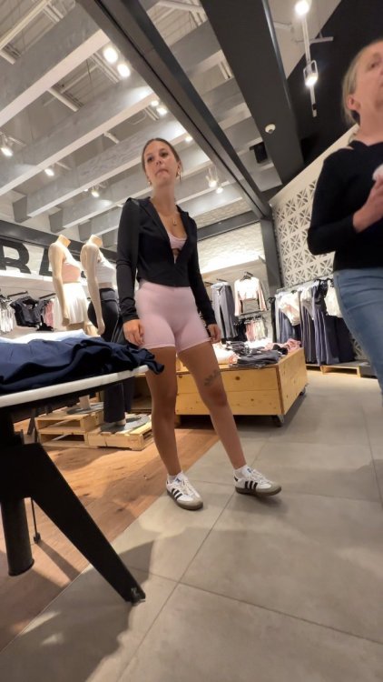 4K - pink 1p brunette .mp4_snapshot_03.37_[2025.07.04_21.15.56].jpg