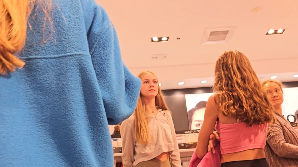 Sephora teenies in lulus.mpeg_snapshot_00.06_[2025.07.11_12.13.40].jpg