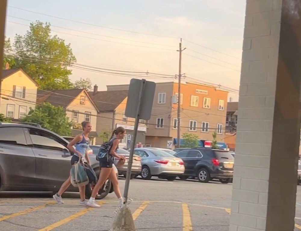 Gym HS Track Stars RDL.mp4_snapshot_00.04_[2025.08.11_16.40.39].jpg