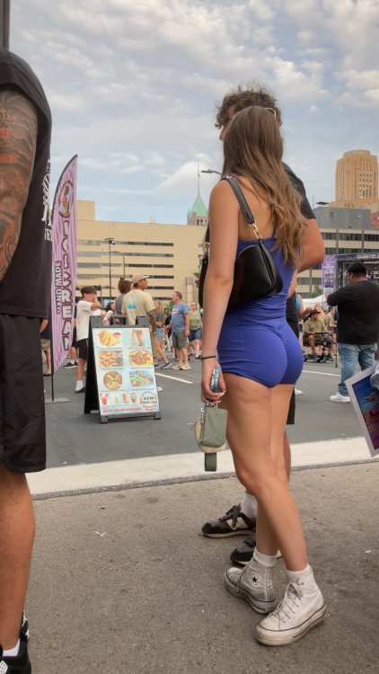 cap_hot in blue_00_06_52_24.jpg