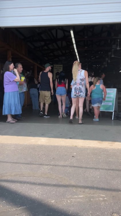 cap_young mommy_00_00_02_02.jpg