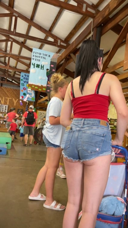 cap_young mommy_00_00_41_22.jpg