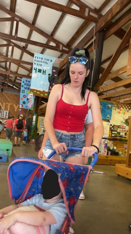 cap_young mommy_00_00_51_27.jpg