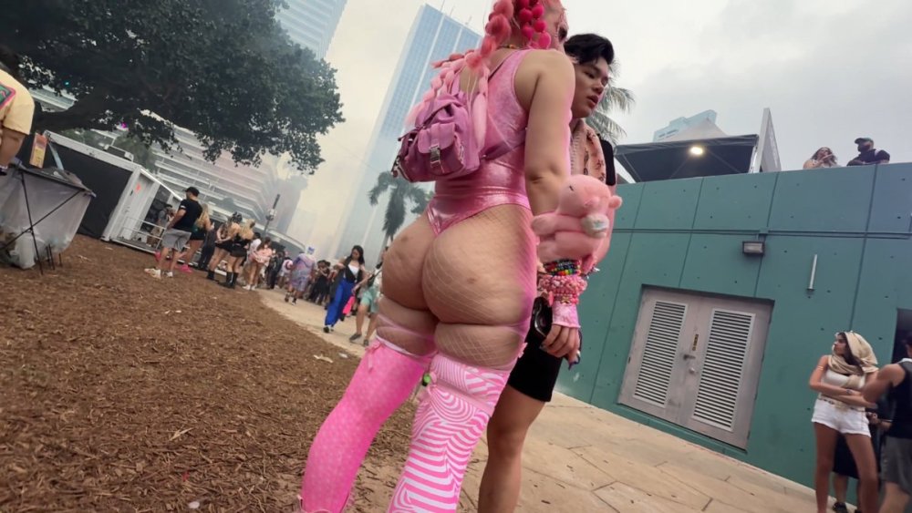 Rave video61.mp4_snapshot_00.01_[2025.12.20_01.14.44].jpg