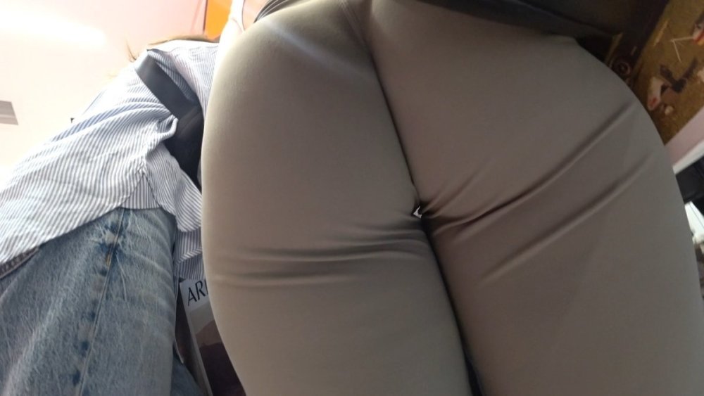 Sub 23 - Blonde Lulu Flares Banger.mp4_snapshot_01.05_[2025.12.08_09.22.13].jpg