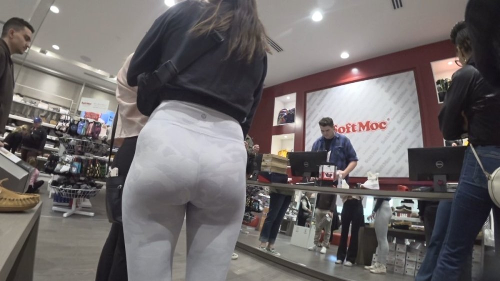 Pro Leggings - White Lulus Brunette Bubble-1.m4v_snapshot_01.52_[2026.03.16_09.30.14].jpg