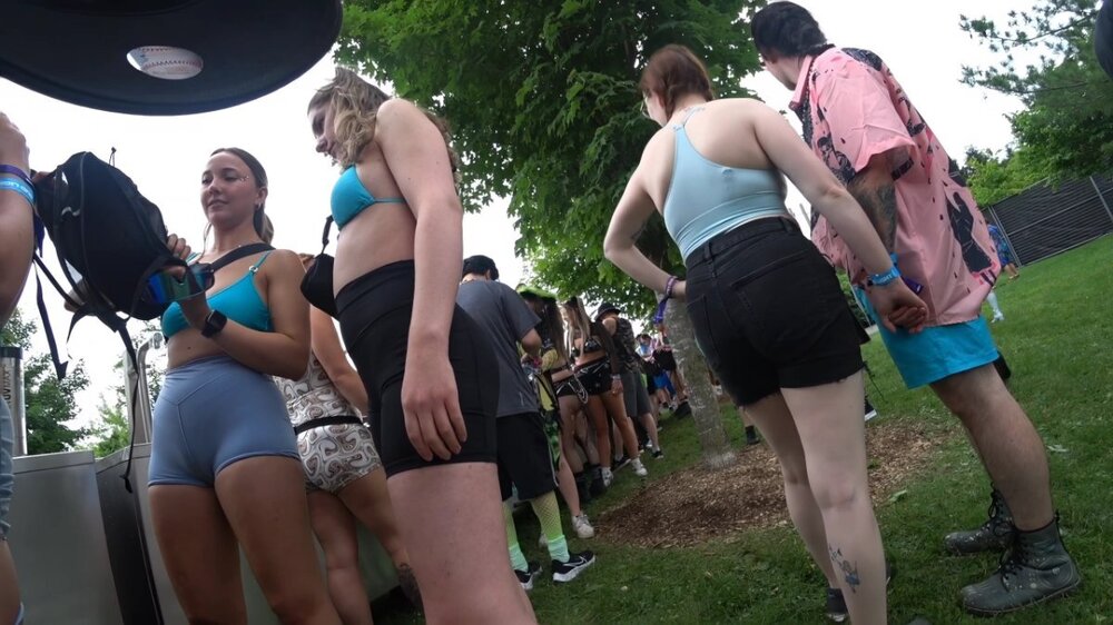 Baby blue rave cheeks VTL pt.1.mp4_snapshot_01.01_[2026.04.12_10.56.35].jpg