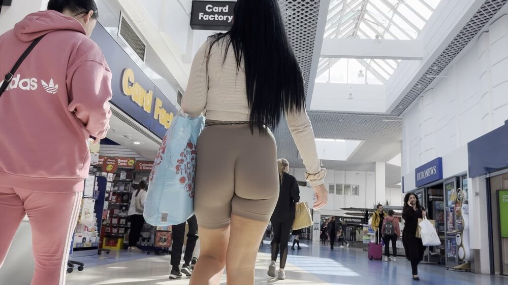Hot Jiggly Latina Booty In Tight Shorts-4K60H.mov.mov_snapshot_00.37_[2026.04.17_11.35.07].jpg