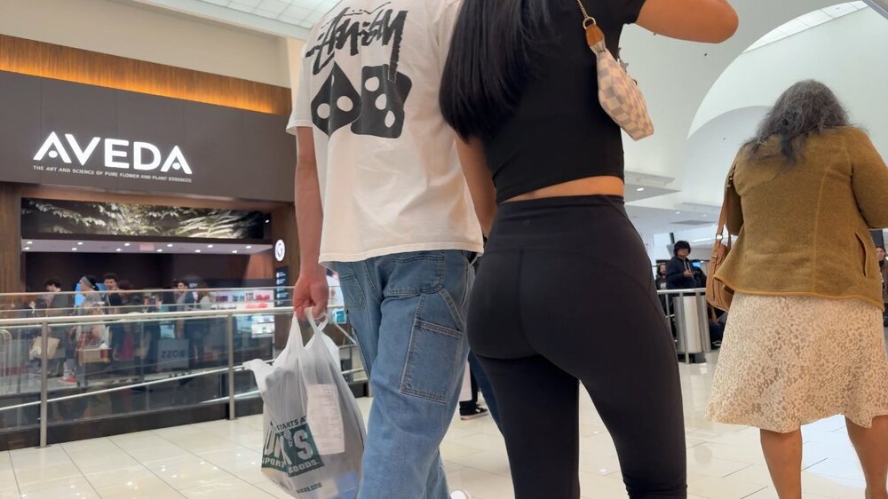 girl arguing with bf loop.mov.mov_snapshot_00.38_[2026.04.19_02.50.14].jpg