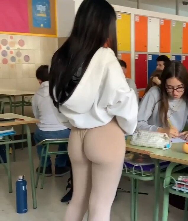 skool girl.mp4_snapshot_00.00_[2026.04.12_10.26.28].jpg