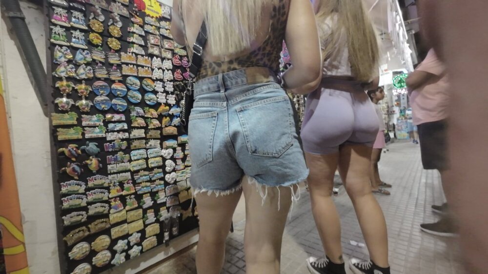 Candid_238.mp4.mp4_snapshot_01.00_[2026.05.18_03.22.21].jpg