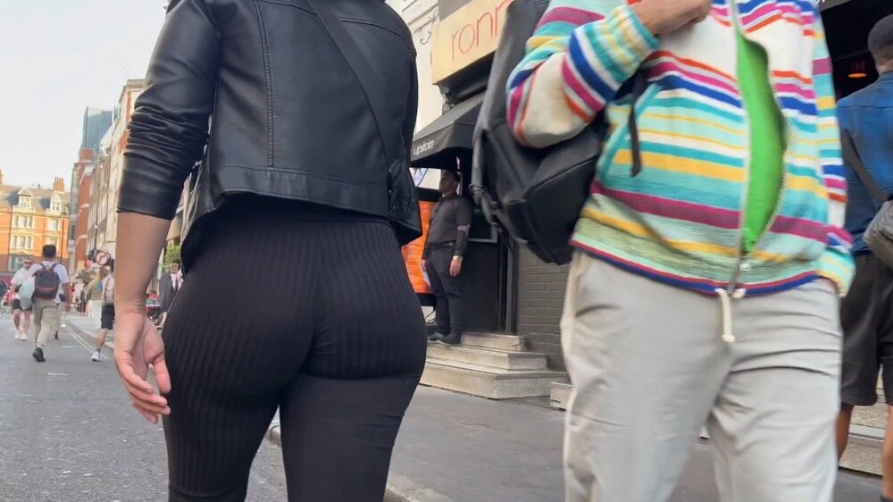 Italian mom shortened .mp4_snapshot_09.52_[2026.05.07_13.05.39].jpg