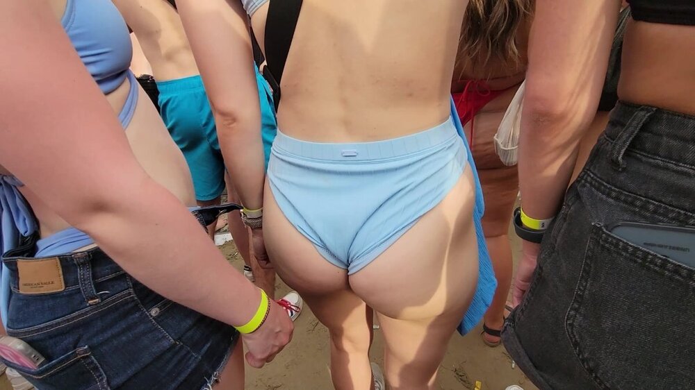 JIGGLYBUBBLEBUTTINBLUE-frameat7m27s.jpg.8c306c37ee708b898518a08aa1953c5c.jpg