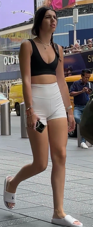 vlcsnap-2025-05-27-09h34m45s239.png.55e4b5c34859ffee1a3d58b0494ca71b.png