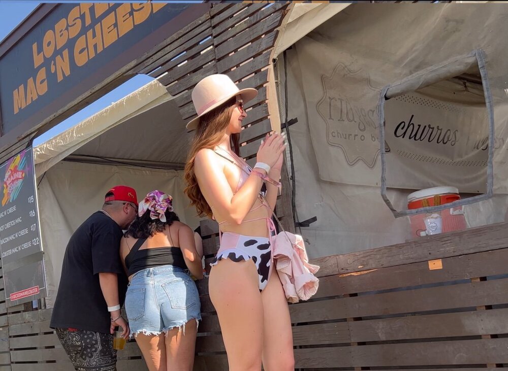 Pink_Cowgirl.mp4.mp4_snapshot_04.29_[2026.09.14_08.41.33].jpg